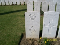 Duisans British Cemetery, Etrun